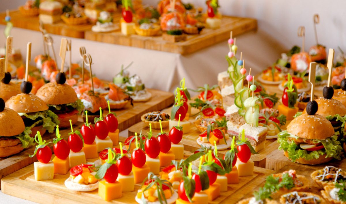 Comment organiser un buffet d’entreprise à Nantes sans stress ?